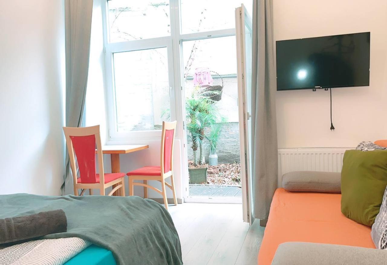 Comfort Triple Room Hn فيينا المظهر الخارجي الصورة